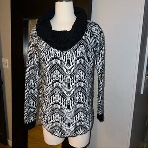Abercrombie & Fitch Off Shoulder/Cowl Black & White Sweater - Medium